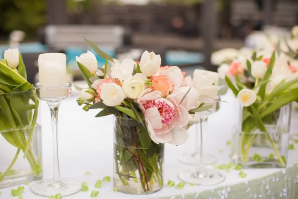 Conjunto de mesa para una fiesta de evento o recepción de boda —  Fotos de Stock