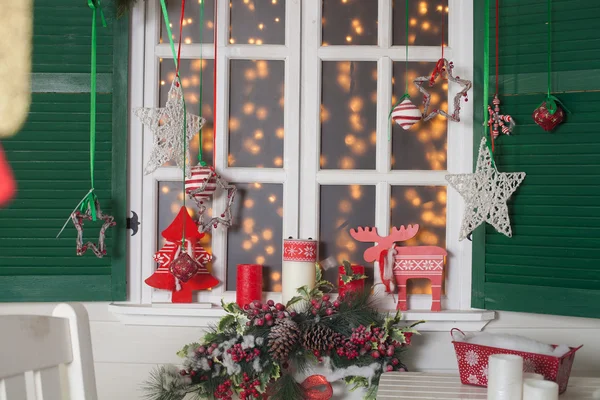 Haus zur Weihnachtsfeier geschmückt — Stockfoto