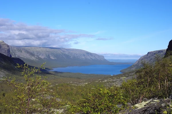 Lake Seydyavr mögött a Kola-félszigeten az északi-sarkkör — Stock Fotó