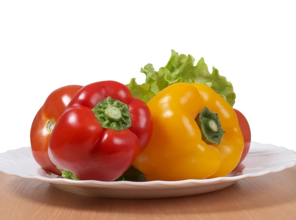 Rajčata na desce — Stock fotografie