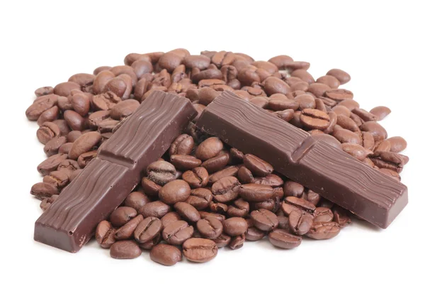 Grano de café y corte de chocolate — Foto de Stock