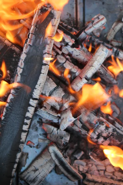 Flammen und Herd — Stockfoto