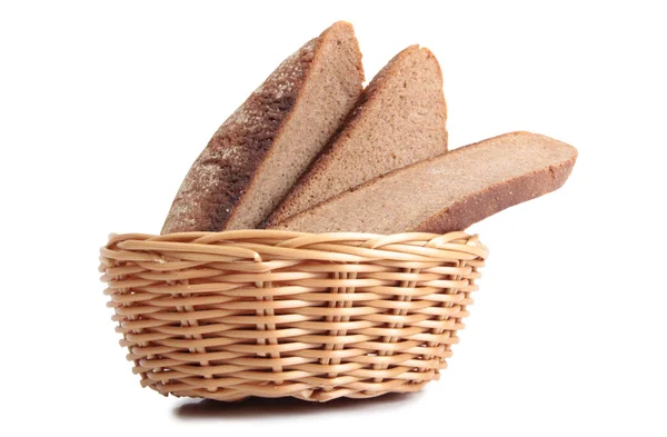 Kosz chleba na białym tle — Zdjęcie stockowe