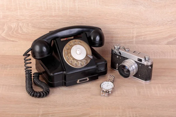 Camera Vintage Phone Wooden Table — Stock Photo, Image