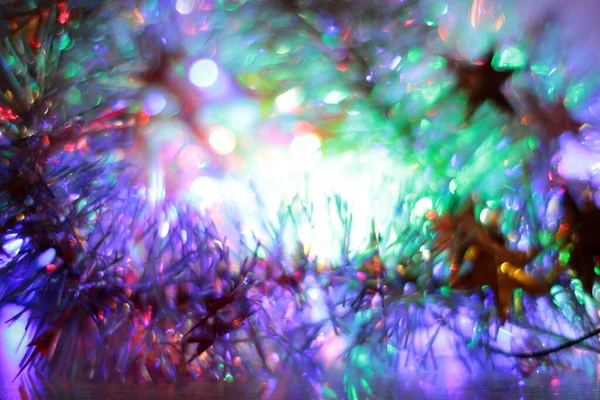 Ramo Uma Árvore Natal Luz Lâmpadas Uma Grinalda Elétrica — Fotografia de Stock