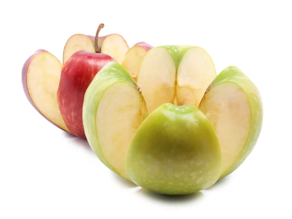 Omenat valkoisella pohjalla — kuvapankkivalokuva