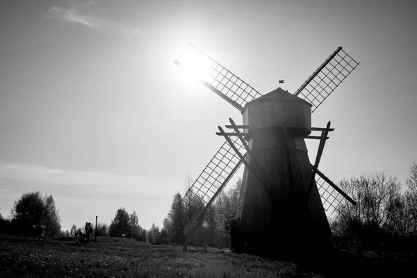 Old Windmill Stands Countryside Next Forest Architectural Monument — Stock Photo, Image