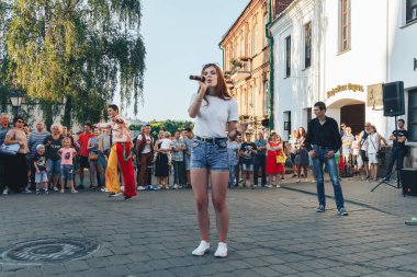4 Ağustos 2018 Minsk Belarus Caddesi Şenlikleri