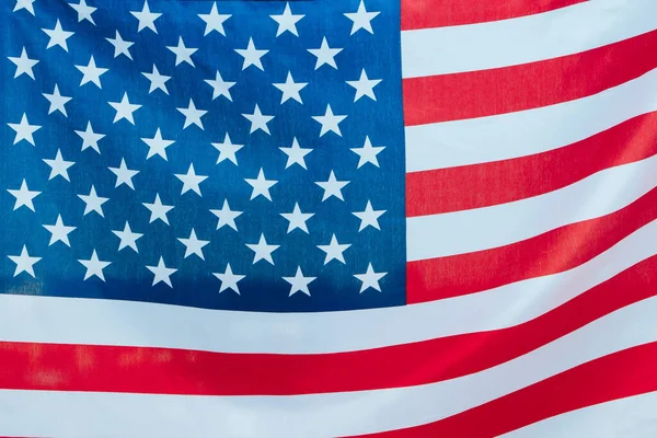 Κρεμαστά Κόκκινη Λευκή Και Μπλε Ριγέ Σημαία Των Ηνωμένων Πολιτειών — Φωτογραφία Αρχείου