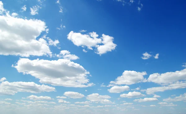 Witte Wolken Blauwe Lucht — Stockfoto