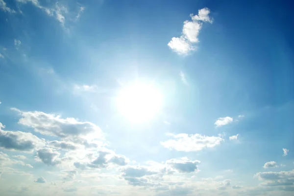 Nubes en el cielo azul — Foto de Stock