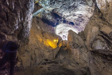 balatini mağaraları
