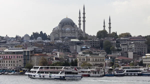 Κωνσταντινούπολη, Τουρκία, θέα στον Κεράτιο κόλπο κόλπο από τον πύργο του Γαλατά — Φωτογραφία Αρχείου
