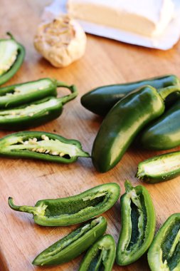 Yeşil jalapenos dilimlenmiş