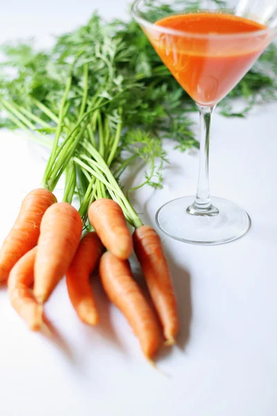 Морковь свежевыжатая — стоковое фото