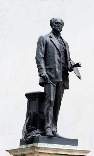 Statue John Everett Millais — Photo