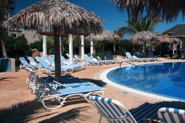 Küba resort havuz ve sandalye