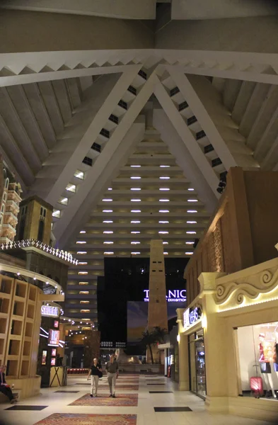 Las Vegas Luxor Hotel alışveriş merkezi