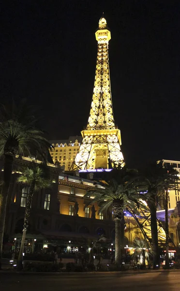 Las Vegas Eiffel Tower at Night — Stock Photo, Image