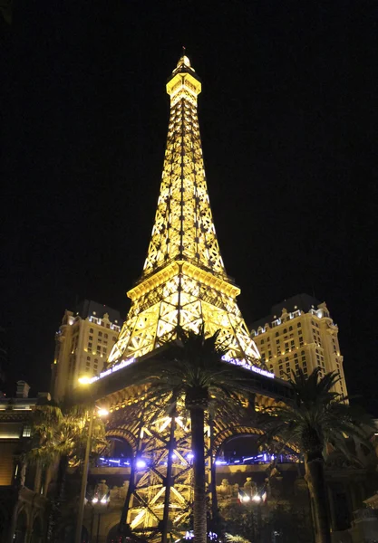 Las Vegas Eiffel Tower at Night — Stock Photo, Image