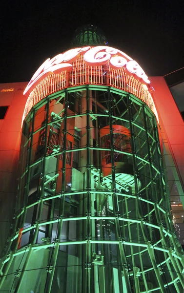 Las Vegas Coca Cola winkel per nacht — Stockfoto