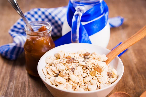 Muesli com confiture — Fotografia de Stock