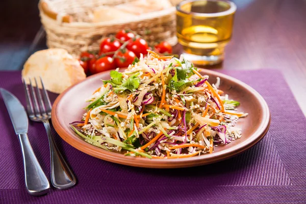 taze vejetaryen salata