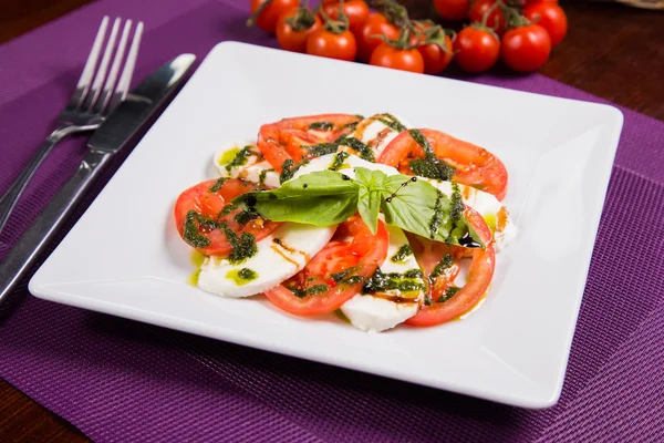 Вегетарианский свежий салат — стоковое фото