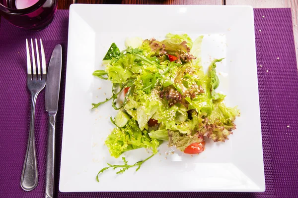 Grön vegetarisk sallad — Stockfoto