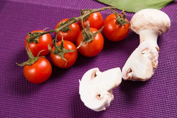 Tomates y setas — Foto de Stock