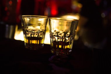 Alkollü güçlü içki