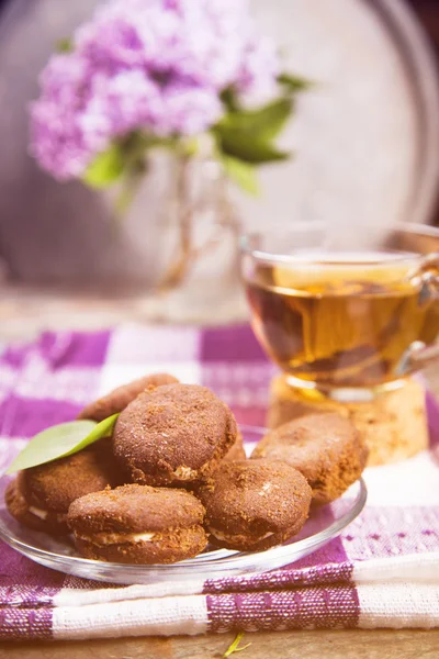 Tea with lilac — Stock Photo, Image