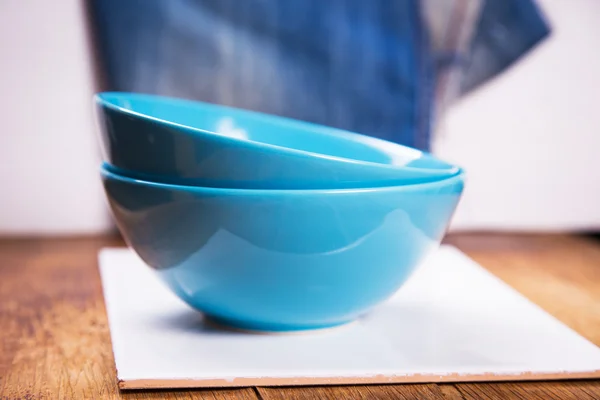 2 つの青い皿 — ストック写真