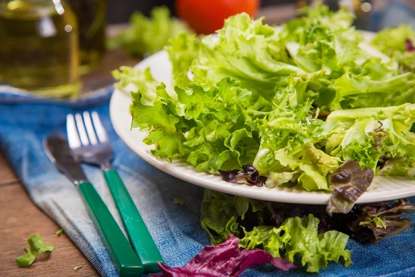 Vejetaryen salata karışımı