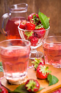 sıcak strawberrys kompostosu