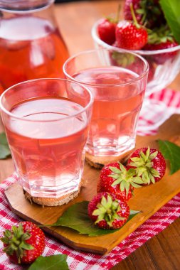 sıcak strawberrys içki