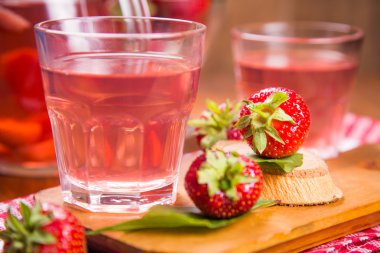 sıcak strawberrys kompostosu