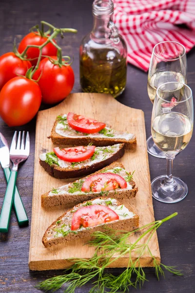 Sandwich mit Tomaten — Stockfoto