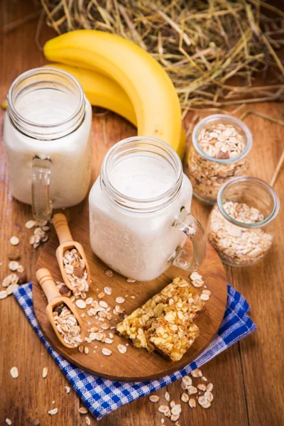 Gesundes Frühstück mit Joghurt — Stockfoto
