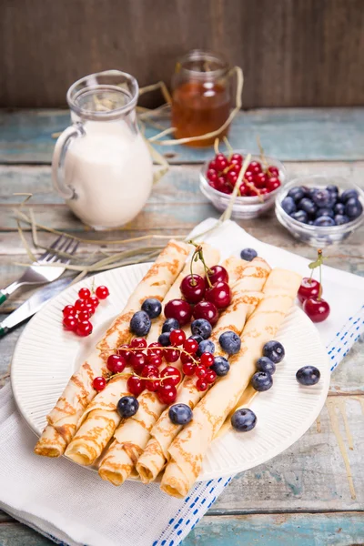 Pancakes with berry Royalty Free Stock Images