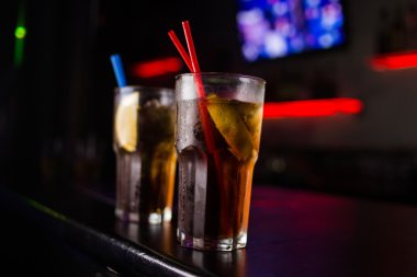 Alkollü kahverengi kokteyl