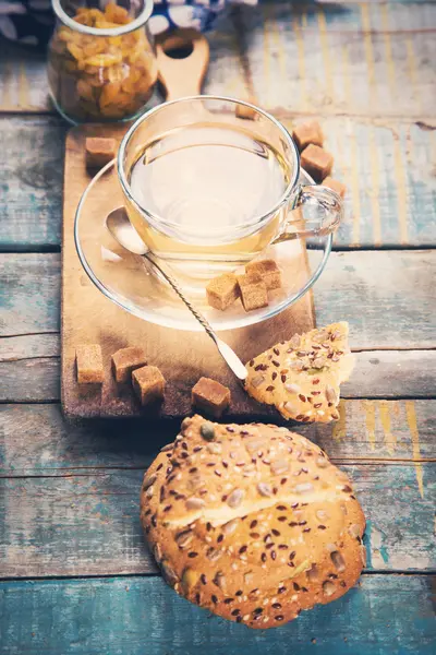 Tea with cookie — Stock Photo, Image