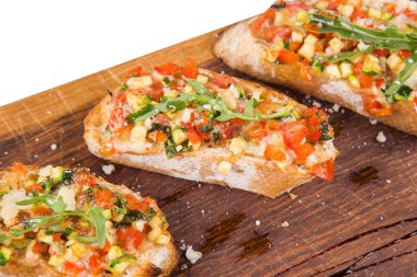 Bruschetta sebze ile