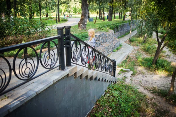 Blonde Blue Dress Posing Stairs City Park — Stock Photo, Image