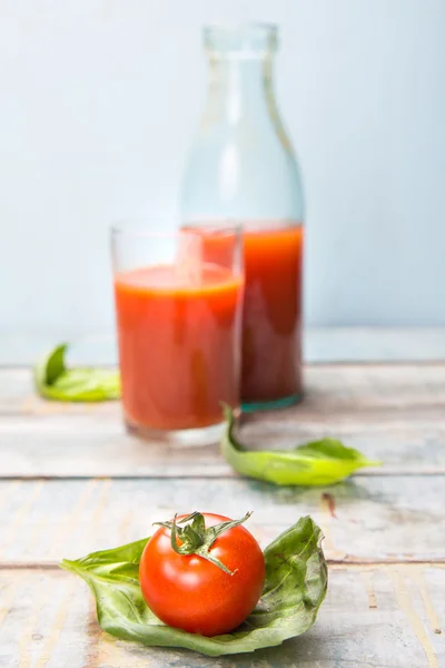 西红柿和果汁 — 图库照片