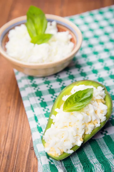 Ensalada en aguacate — Foto de Stock