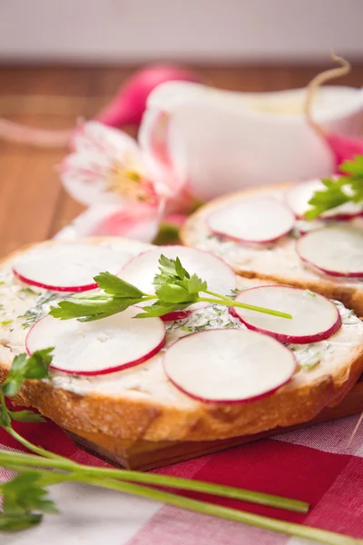 Sandwich with radish — Stock Photo, Image