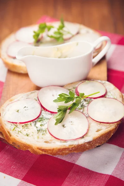 Panino con ravanello — Foto Stock