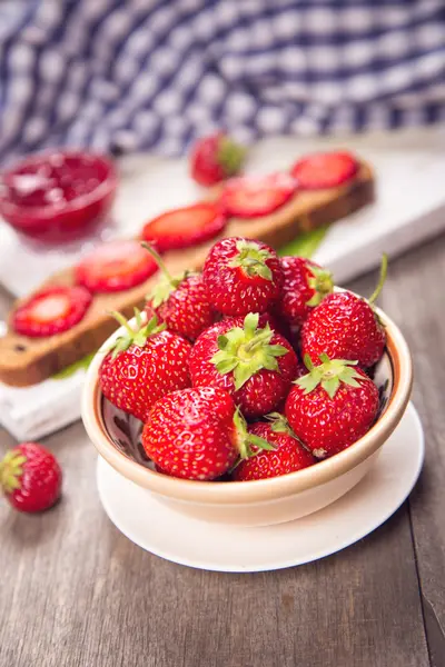 Sandwich with strawberry — Stock Photo, Image