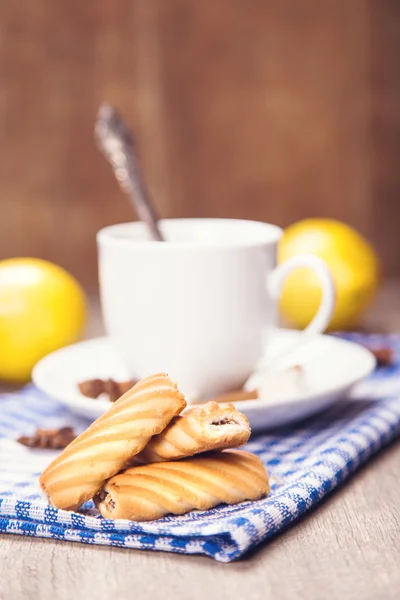 Tee mit Zitrone — Stockfoto